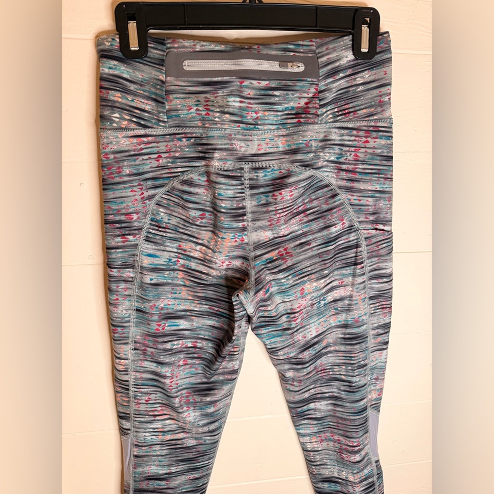 Golite Multicolor Performance Capri Leggings - image 3